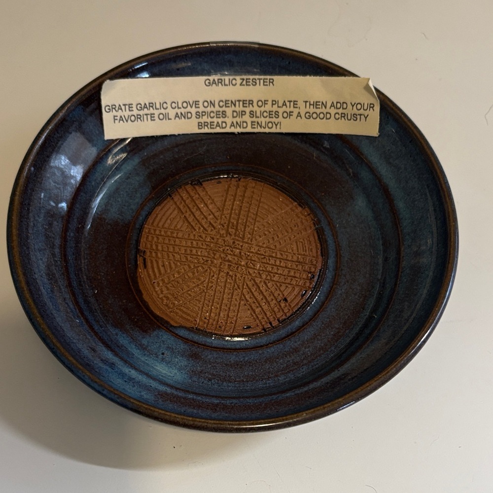 Blue and Brown Garlic Zester Plate